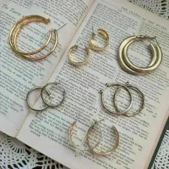 Jewelry - Set of 6 vintage goldtone hoop earrings
